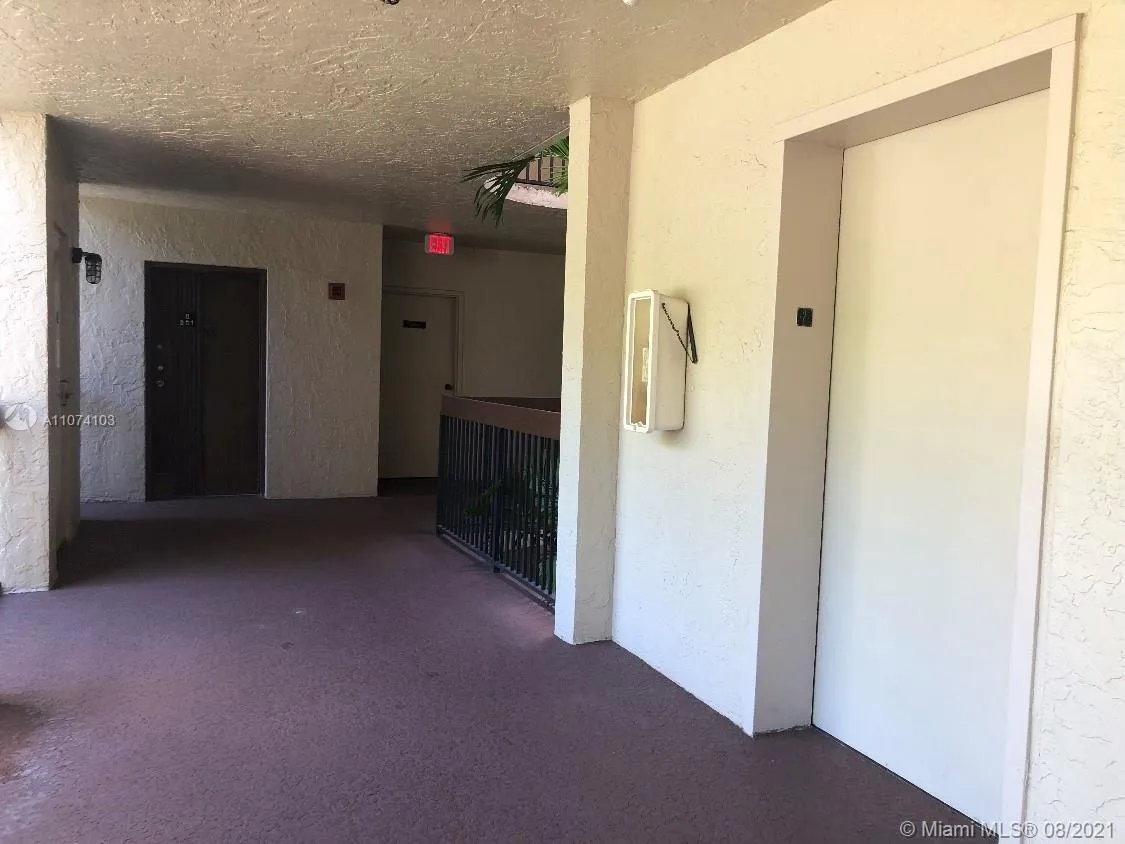 6328 W Longboat Ln W # 201, Boca Raton FL 33433