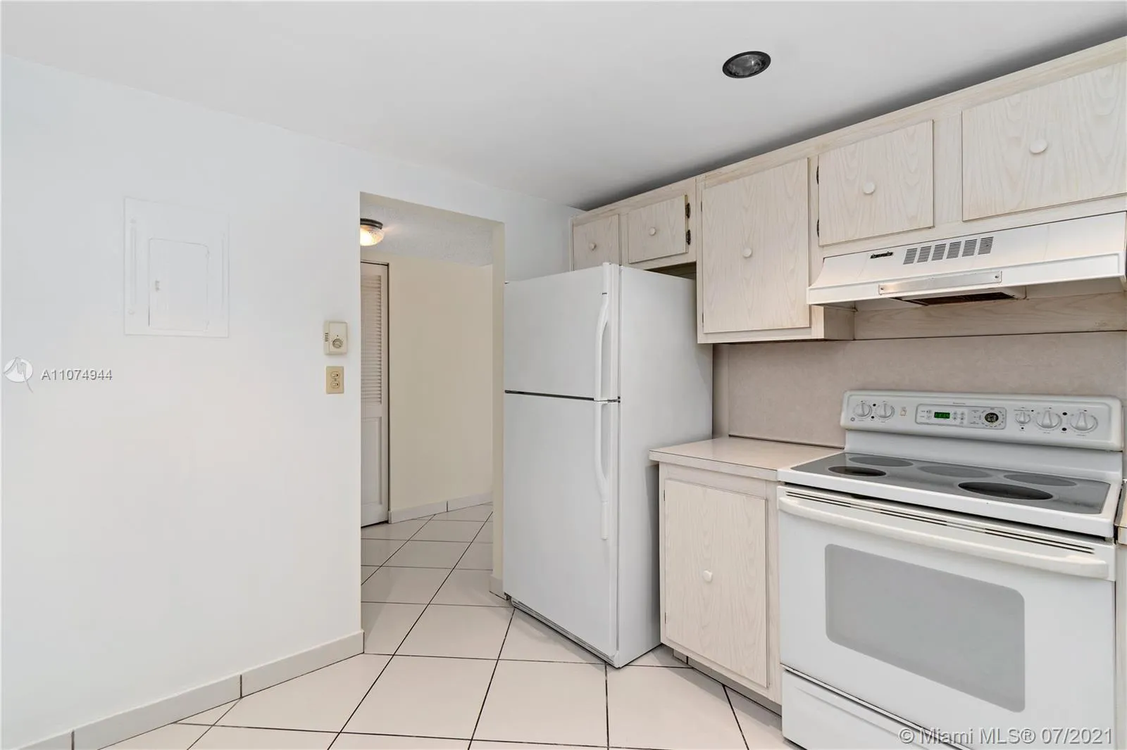 3800 S Ocean Dr # 419, Hollywood FL 33019