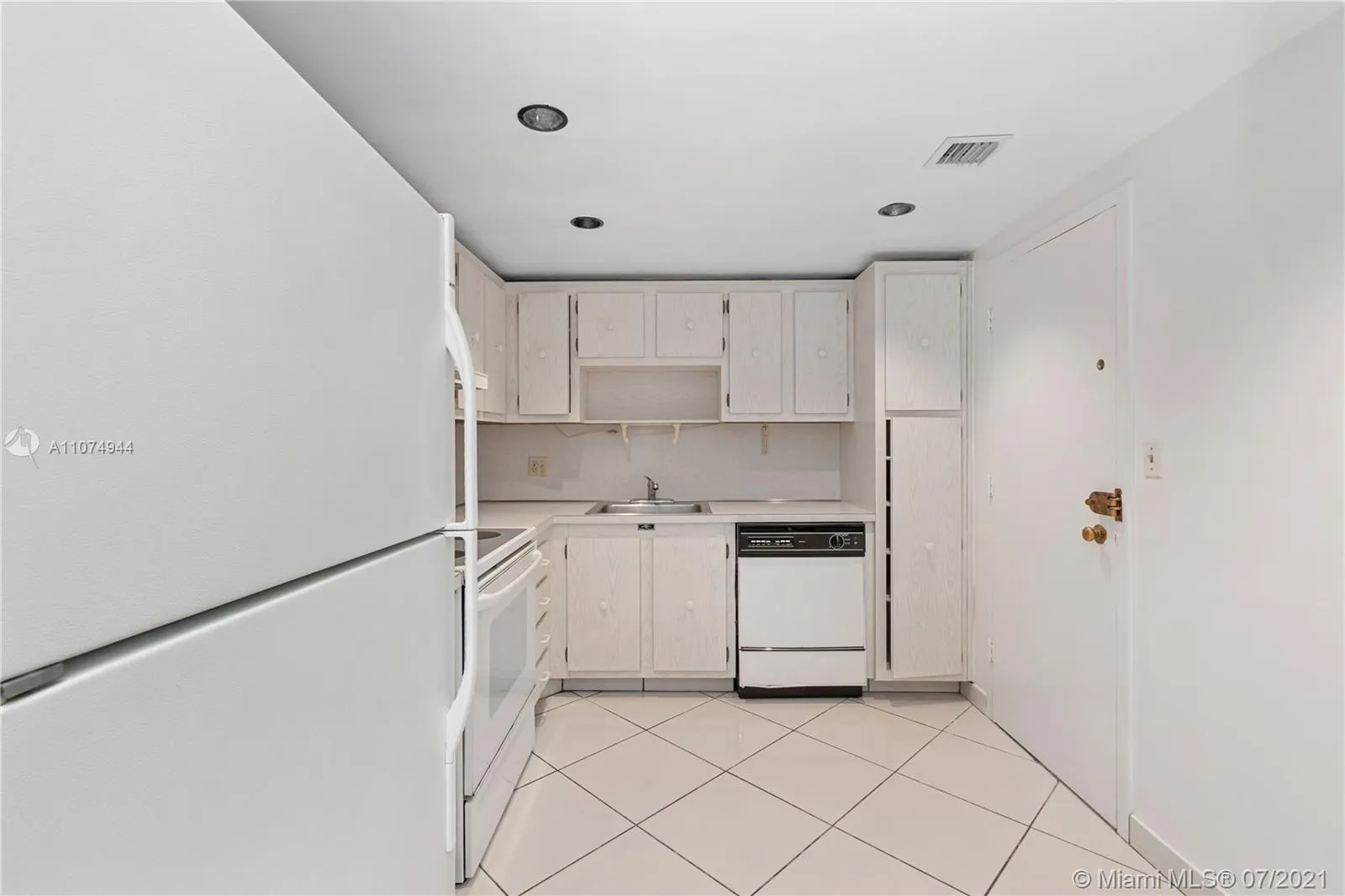 3800 S Ocean Dr # 419, Hollywood FL 33019