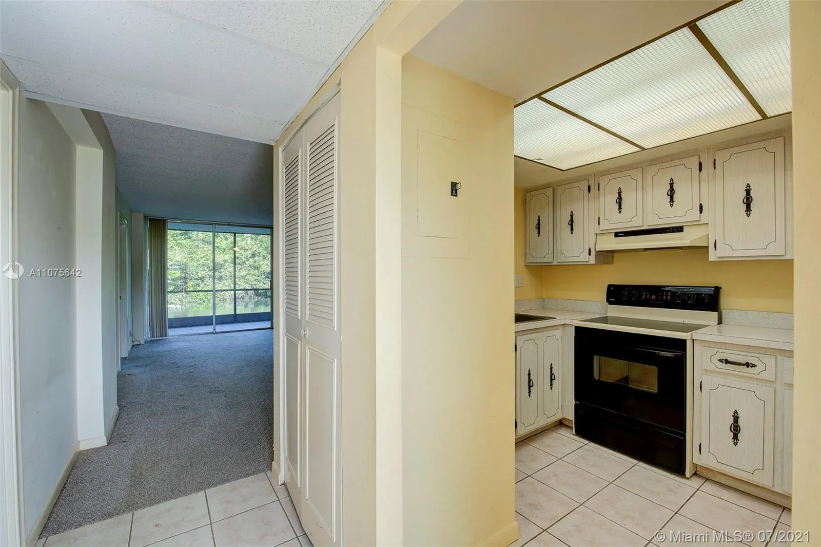 102 Royal Park Dr # 1C, Oakland Park FL 33309