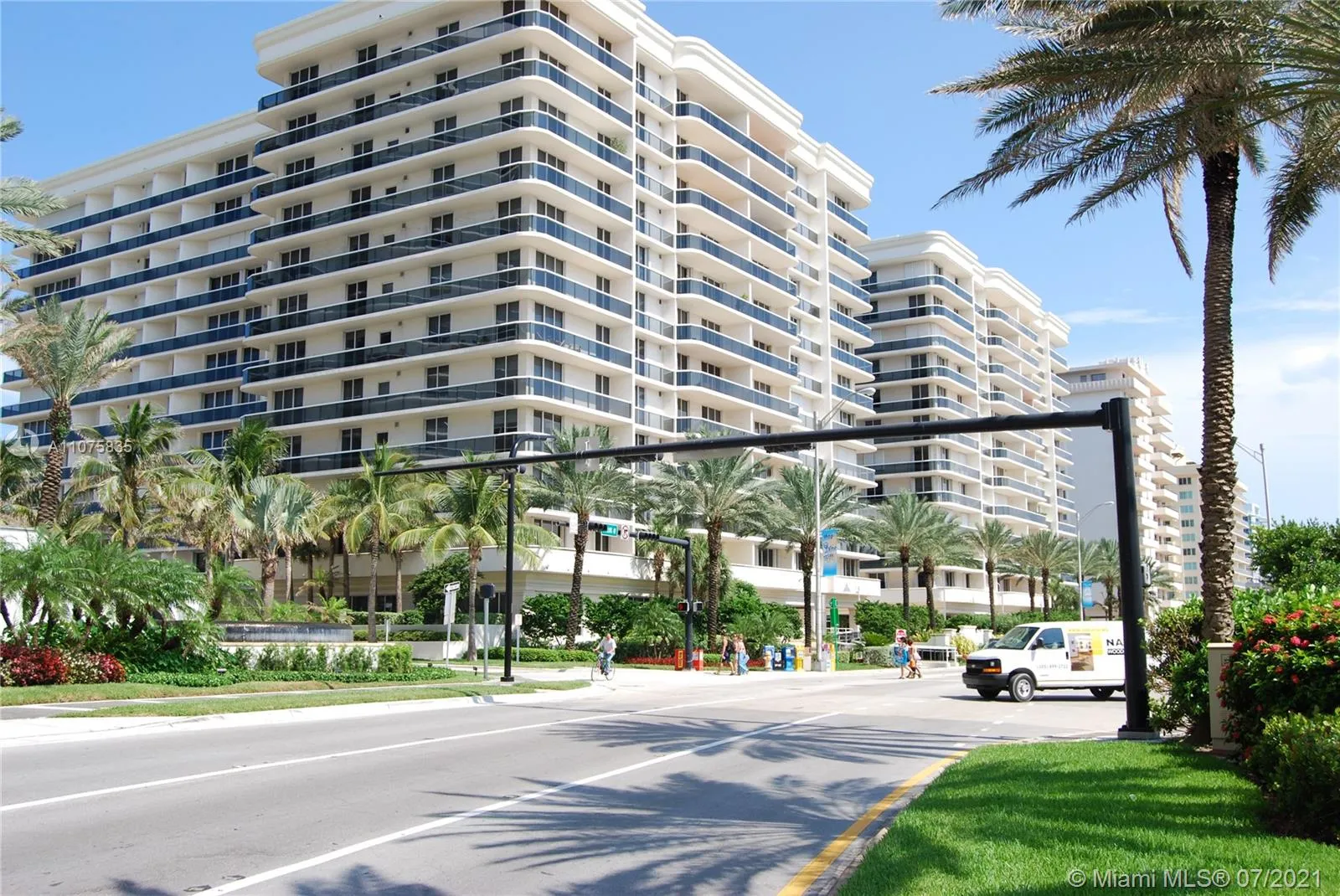 9559 Collins Ave # J, Surfside FL 33154