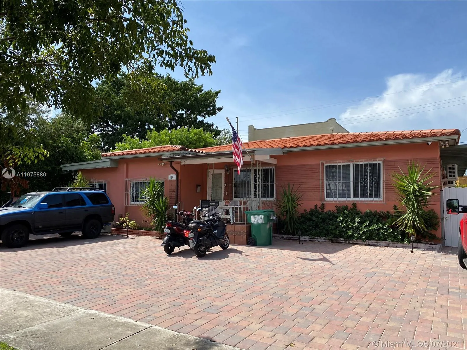 10 bedroom 9 bath for sale at 1761 SW 14th St, Miami FL 33145