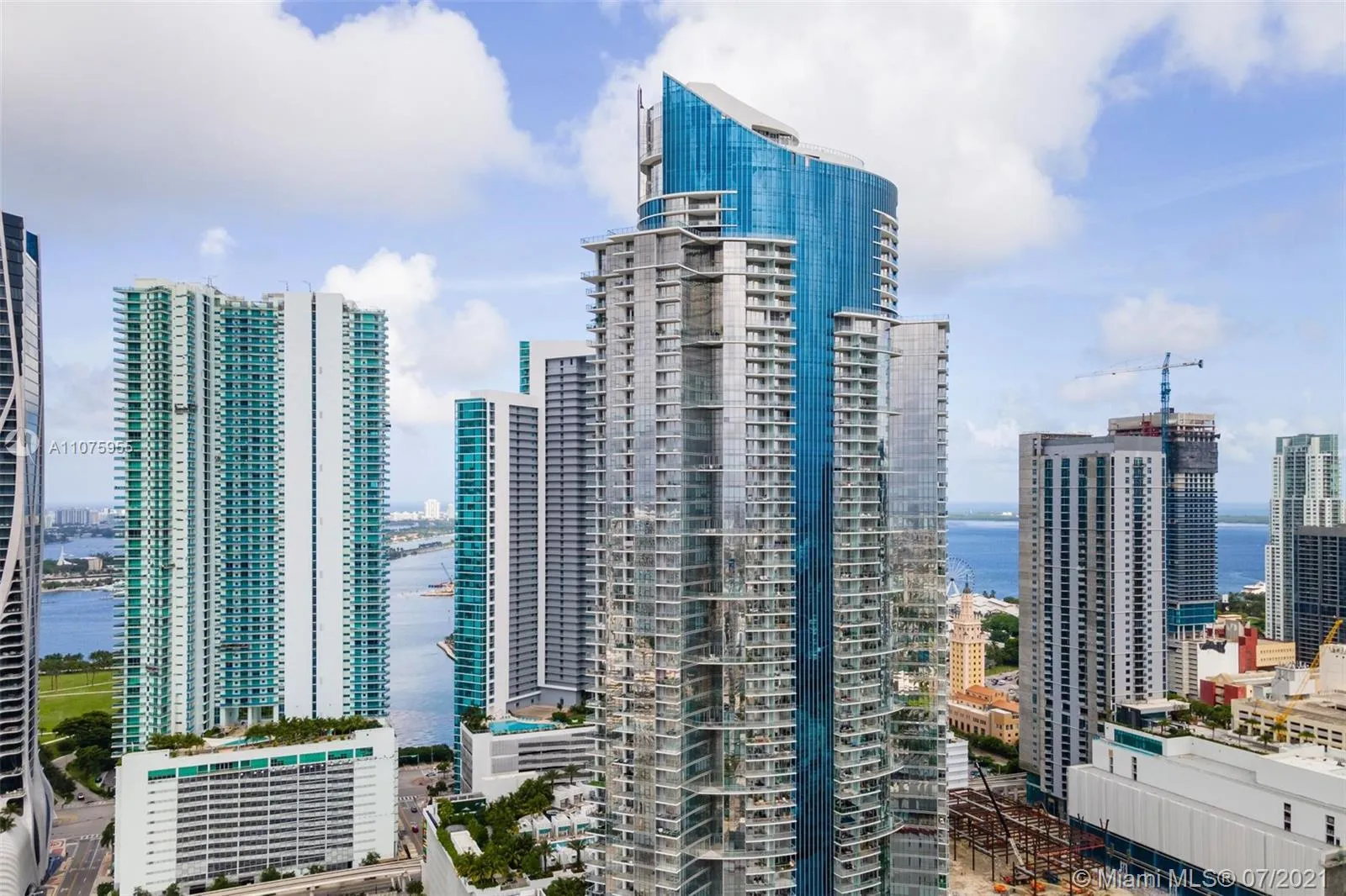 3 bedroom 4 bath for sale at 851 NE 1st Ave # 3011, Miami FL 33132