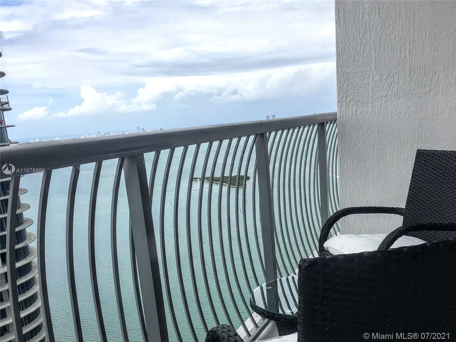 1 bedroom 1 bath for sale at 1750 N Bayshore Dr # 5109, Miami FL 33132