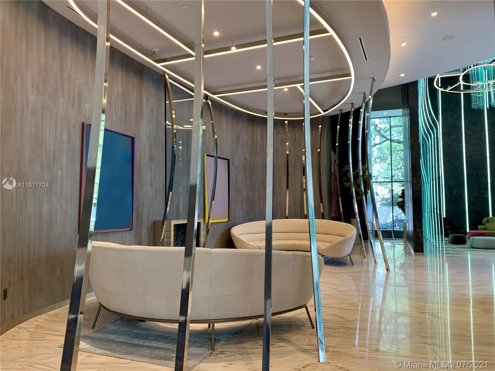 1 bedroom 2 bath for sale at 1000 Brickell Plz # 1805, Miami FL 33131