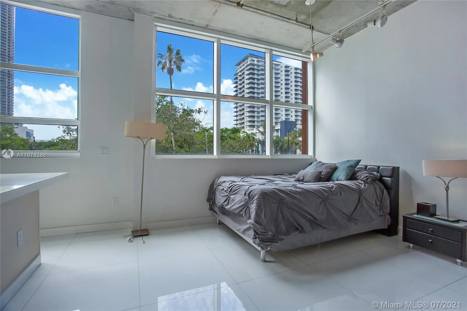 2001 Biscayne Blvd # 3213, Miami FL 33137