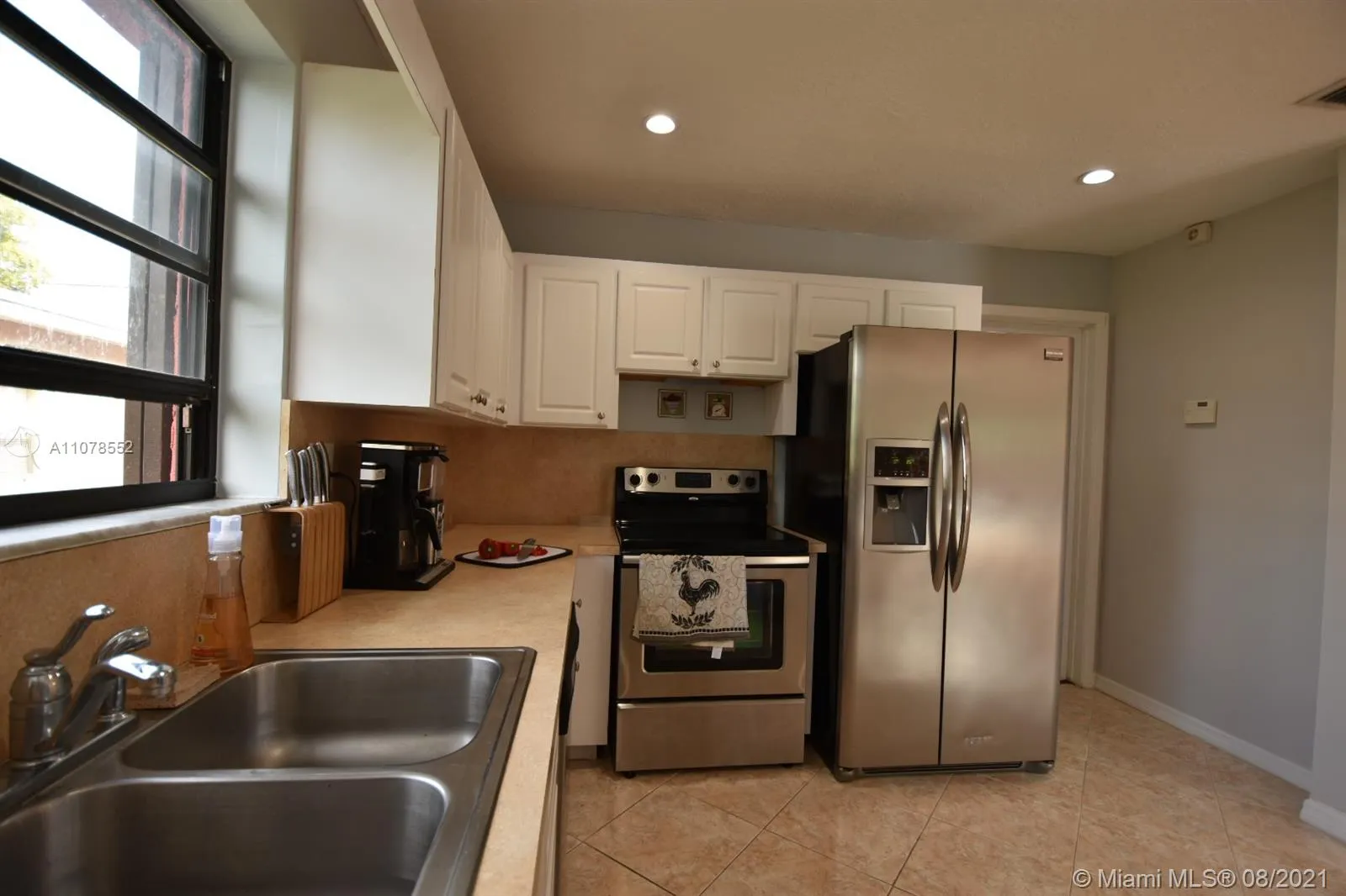 208 SW 2nd Ave, Hallandale Beach FL 33009