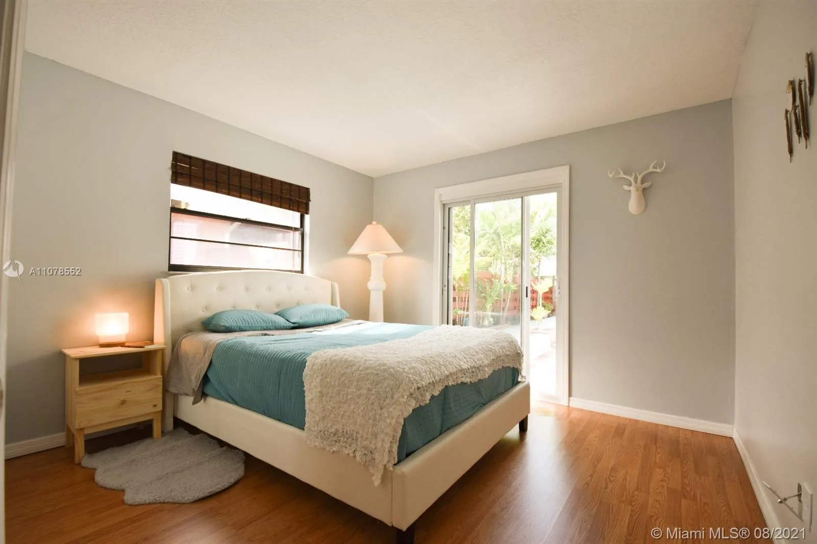 208 SW 2nd Ave, Hallandale Beach FL 33009