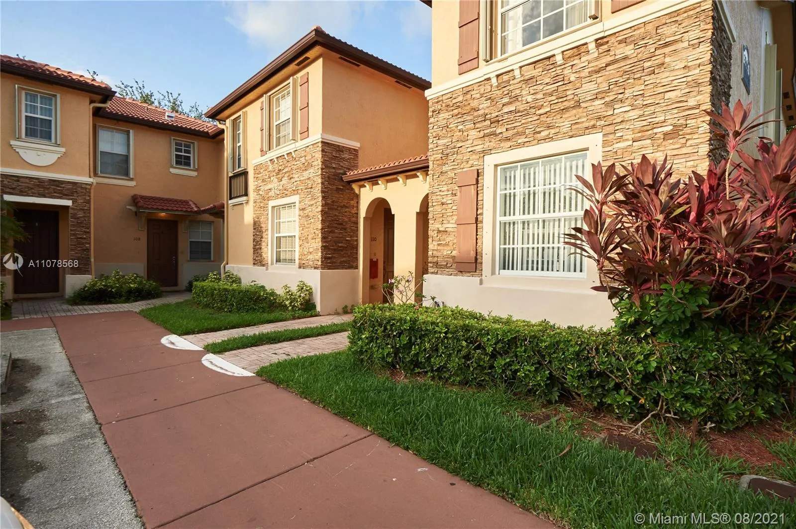 2 bedroom 2 bath for sale at 3365 NE 14th Dr # 16, Homestead FL 33033