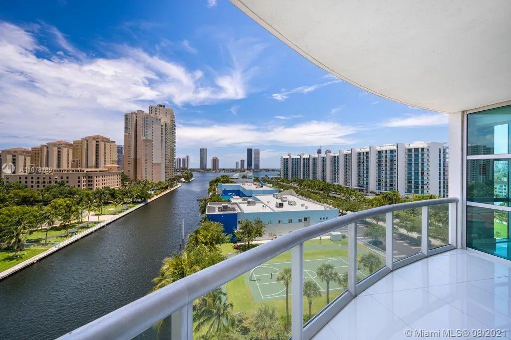 3 bedroom 2 bath for rent at 3131 NE 188th St # 902, Aventura FL 33180