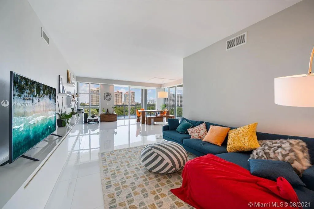 3131 NE 188th St # 902, Aventura FL 33180
