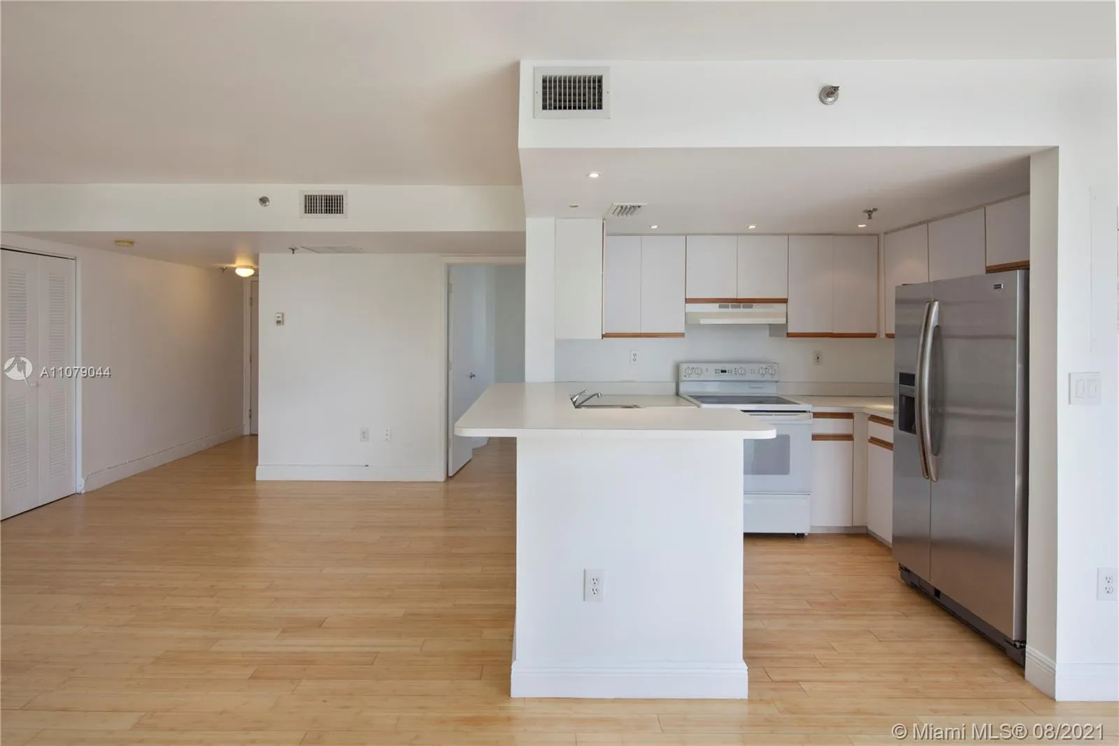 1621 Bay Rd # 408, Miami Beach FL 33139