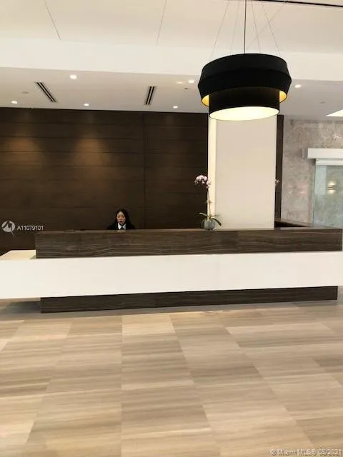 100 Bayview Dr # 1701, Sunny Isles Beach FL 33160