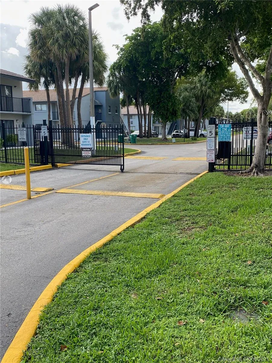 7210 NW 179th St # 202, Hialeah FL 33015