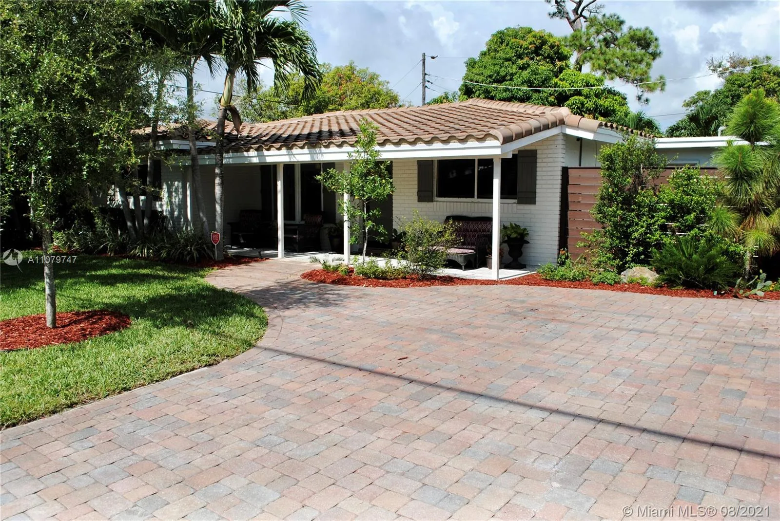 3561 NE 13th Ave, Oakland Park FL 33334