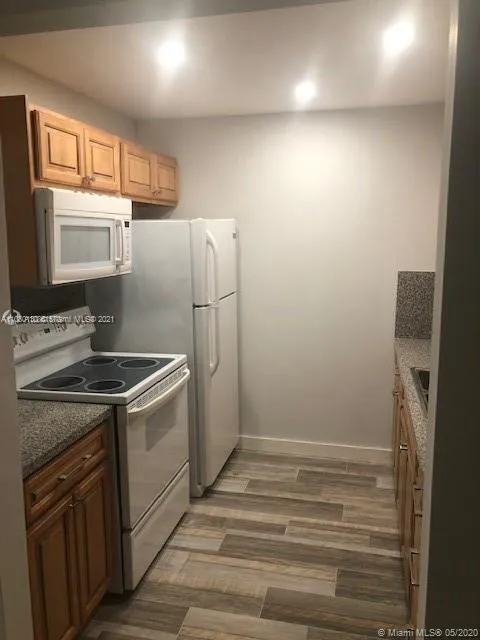 13455 SW 9th Ct # 111J, Pembroke Pines FL 33027