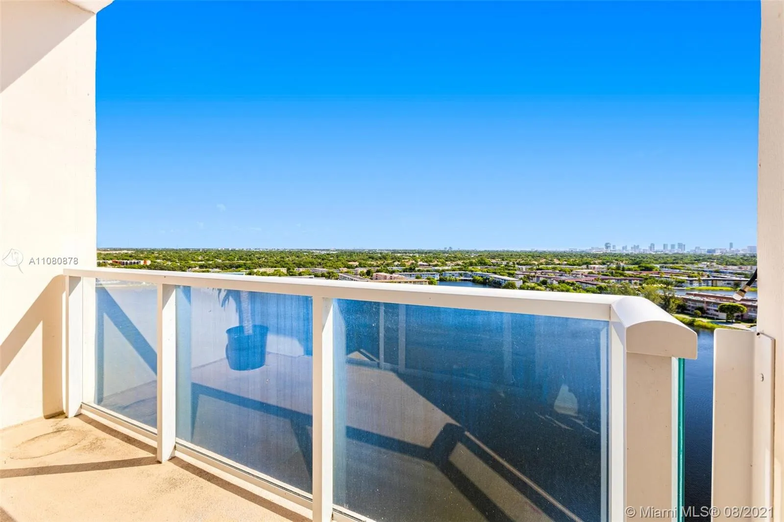 1 bedroom 2 bath for rent at 1301 NE Miami Gardens Dr # 1702W, Miami FL 33179