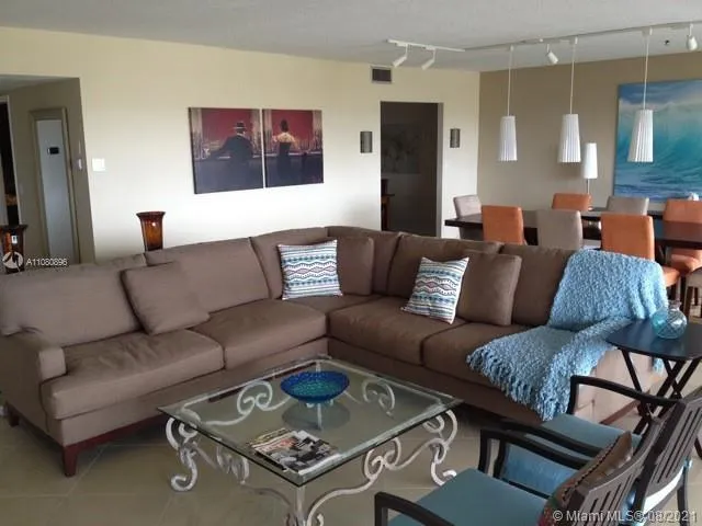 1800 NE 114th St # 1201, Miami FL 33181