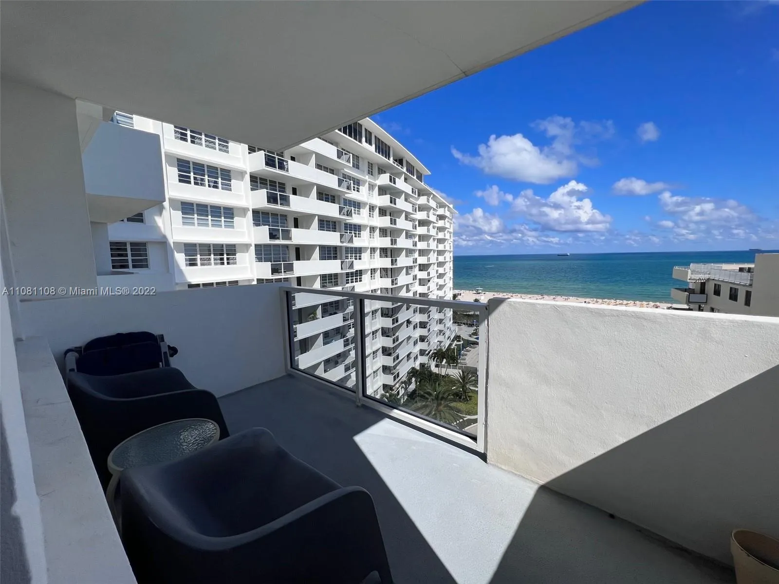 1 bedroom 1 bath for rent at 100 Lincoln Rd # 1121, Miami Beach FL 33139