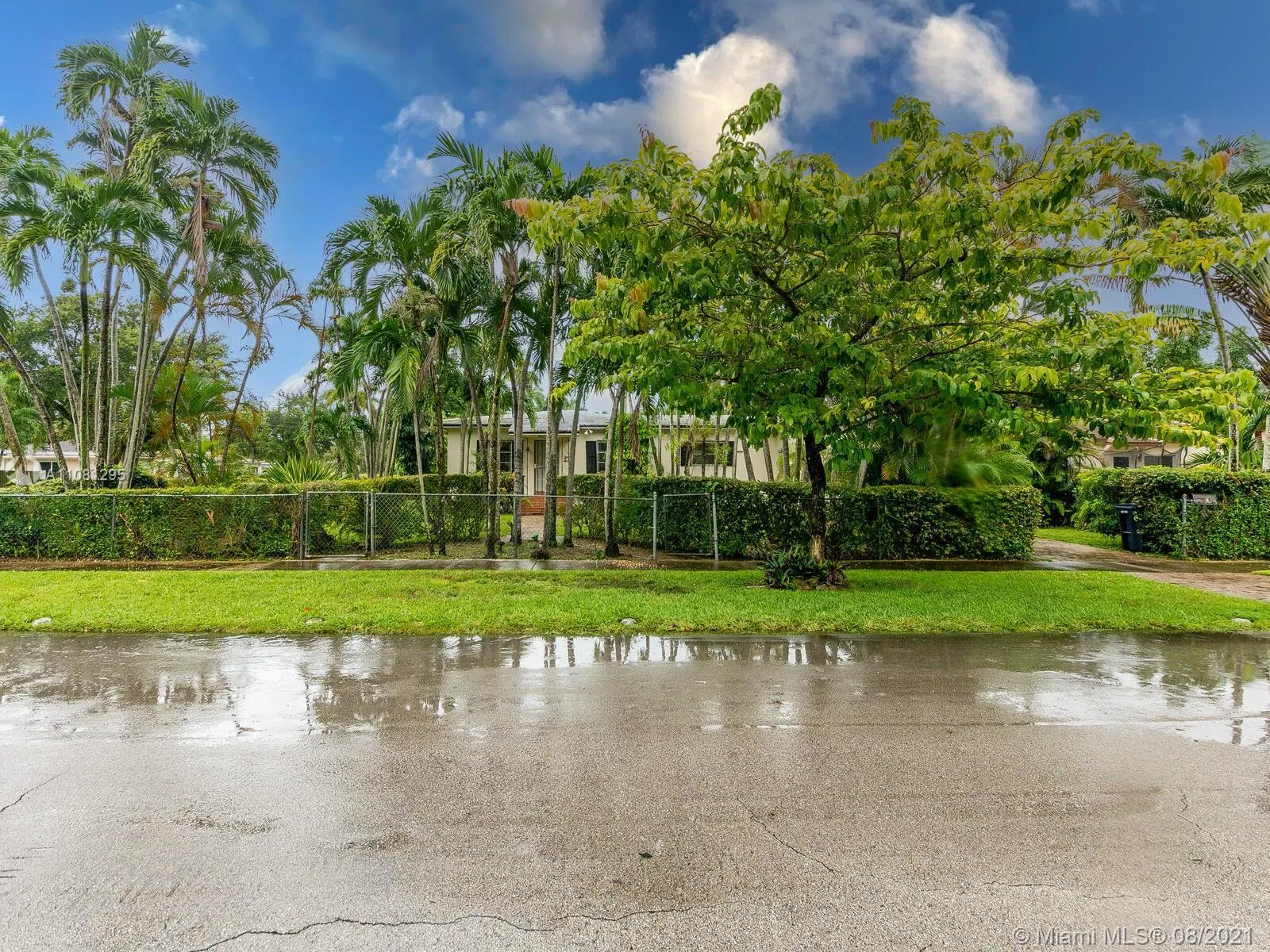 4 bedroom 3 bath for sale at 380 Morningside Dr, Miami Springs FL 33166