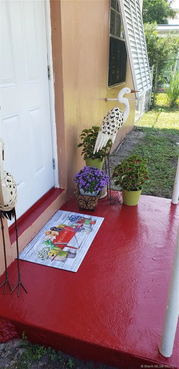 1050 NW 142nd St, Miami FL 33168