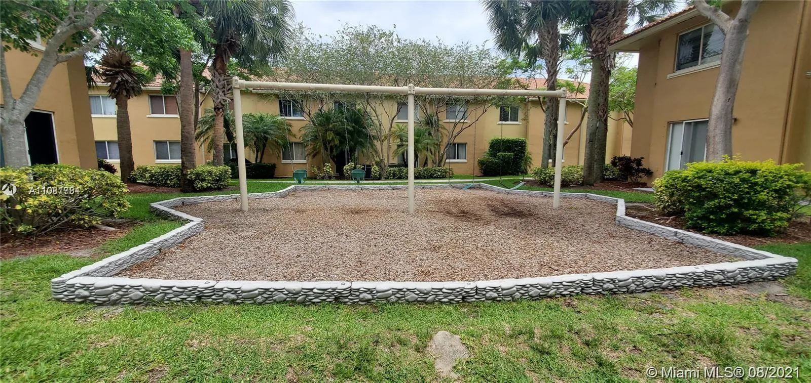7830 NW 6th St # 201, Pembroke Pines FL 33024