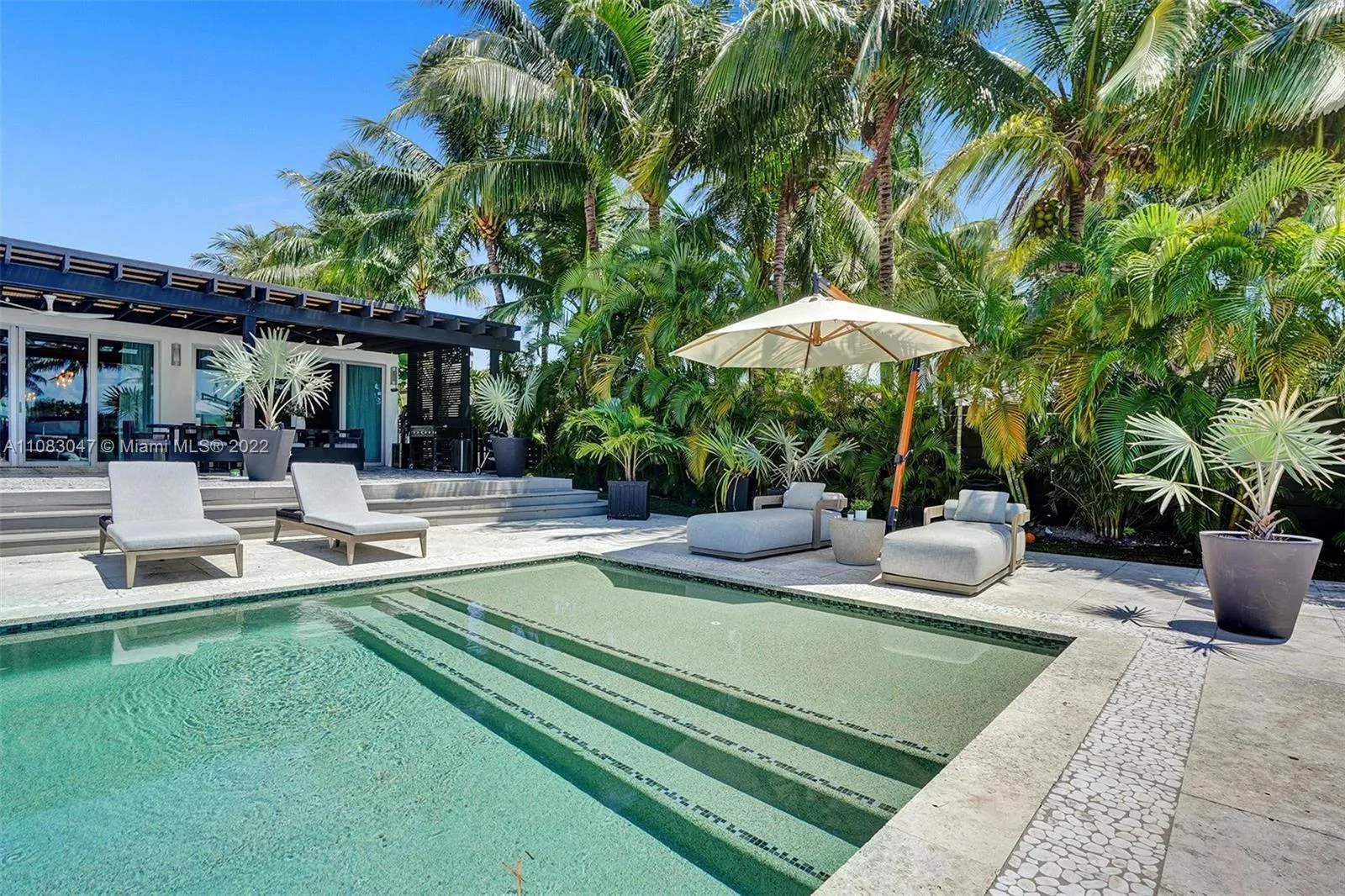 970 S Shore Dr, Miami Beach FL 33141