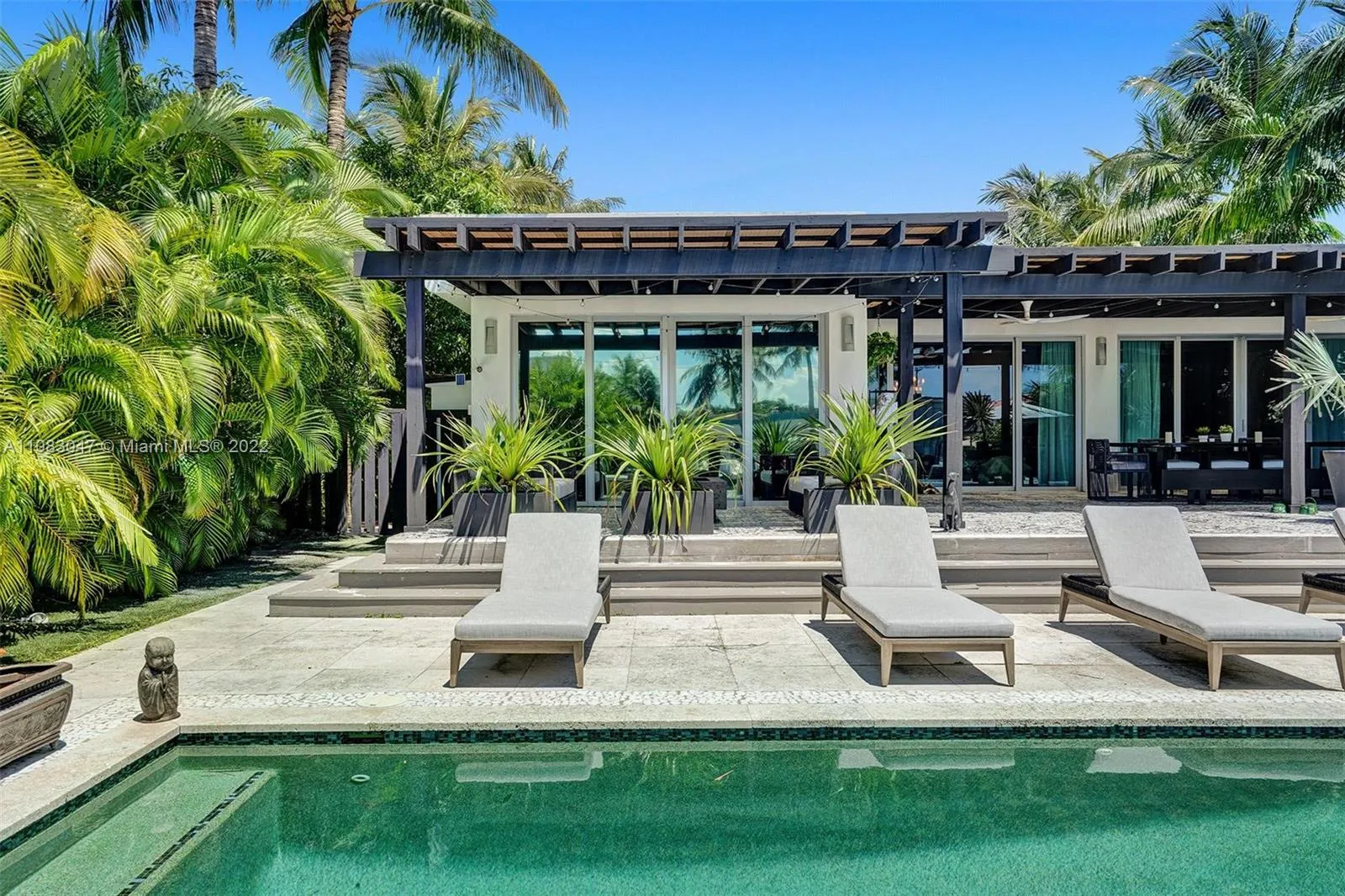 970 S Shore Dr, Miami Beach FL 33141