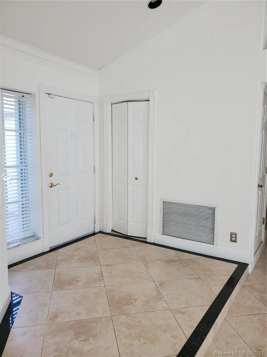 569 Spinnaker, Weston FL 33326