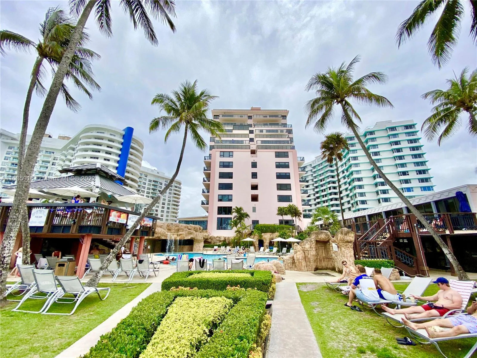 5225 Collins Ave # 411, Miami Beach FL 33140