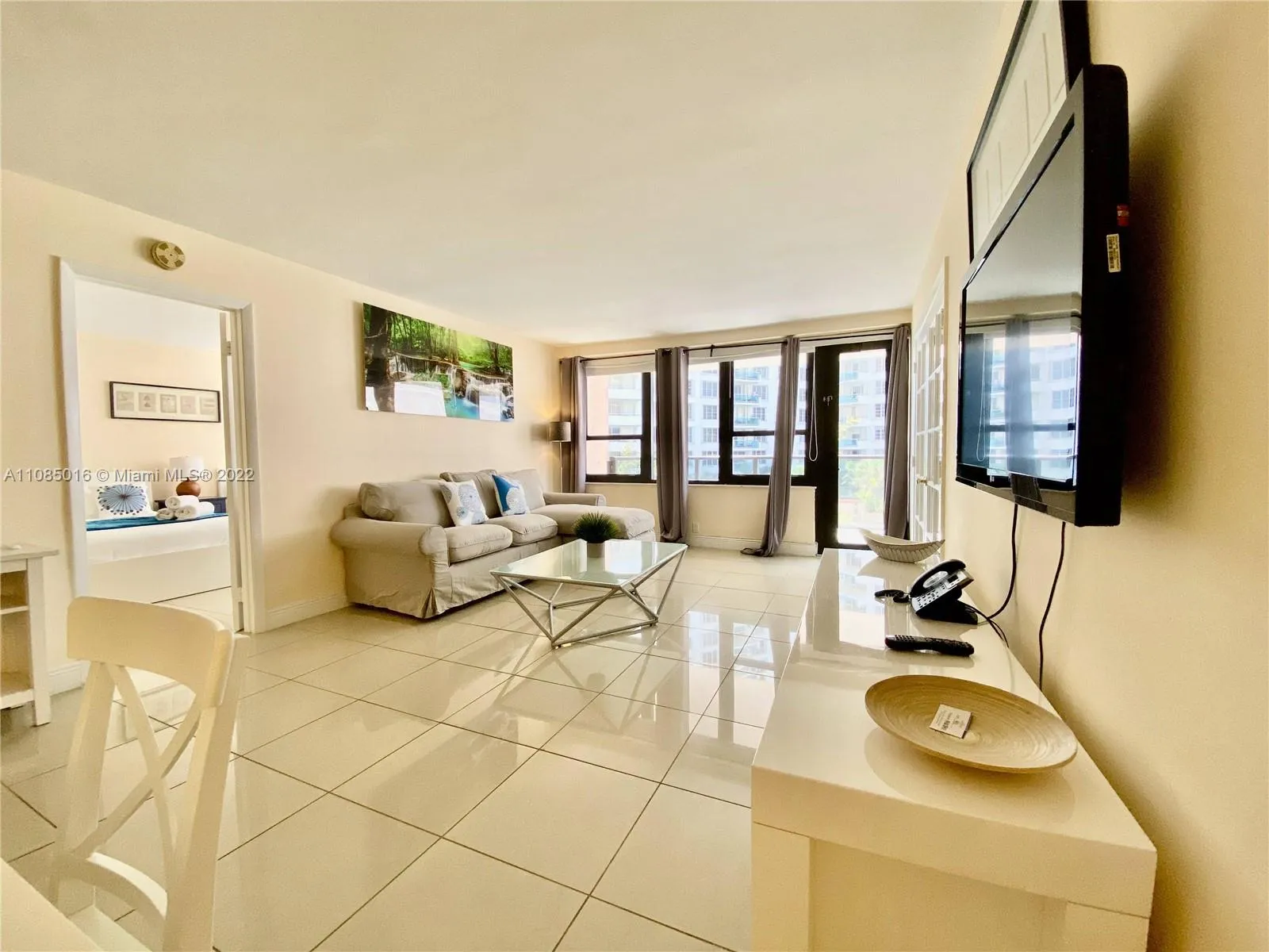5225 Collins Ave # 411, Miami Beach FL 33140