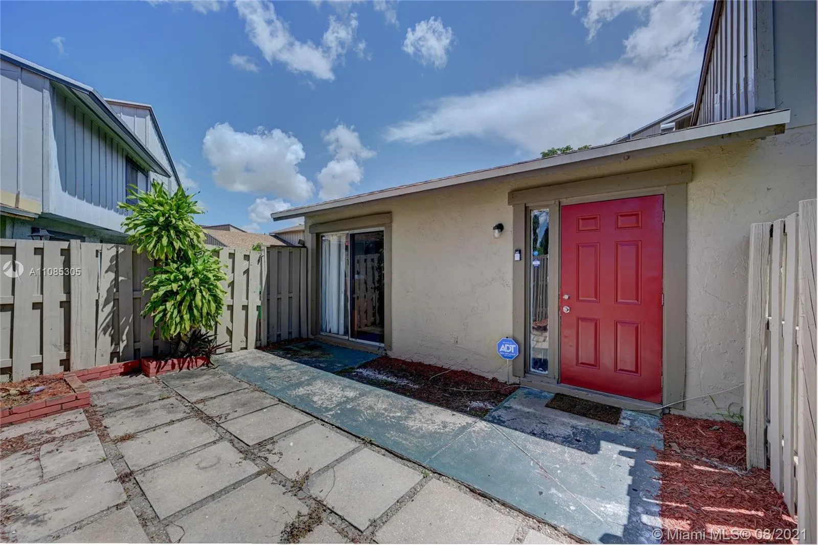 5813 NW 21st St # C, Lauderhill FL 33313