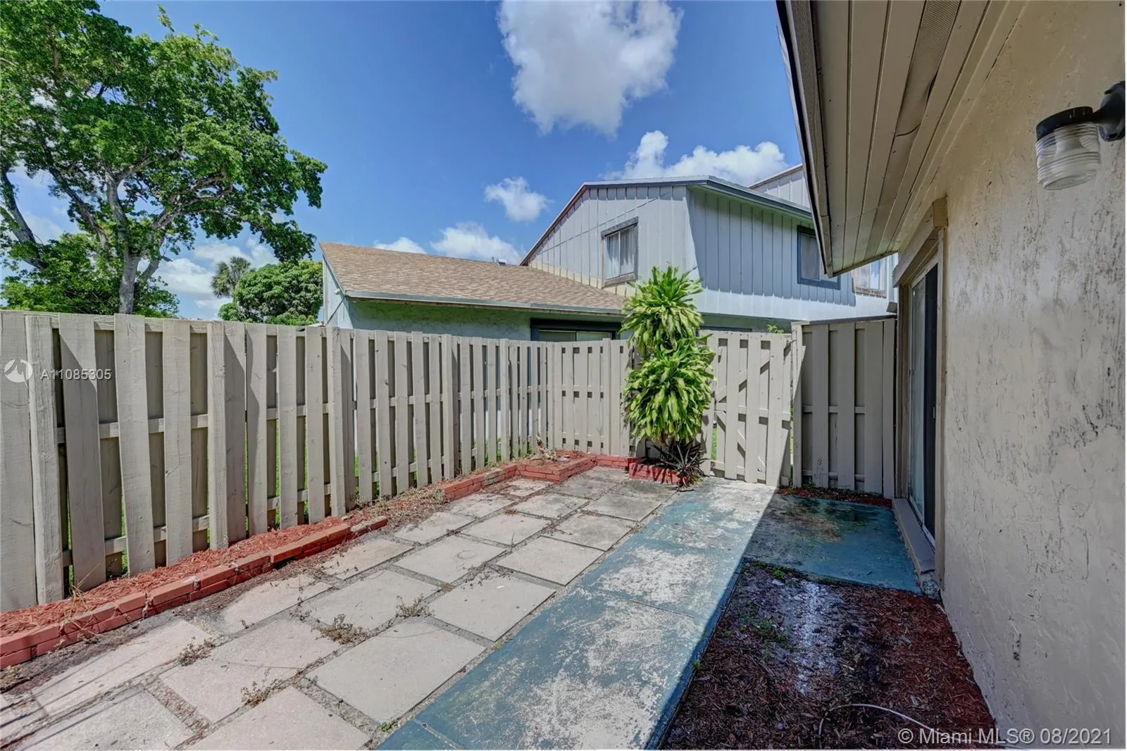 5813 NW 21st St # C, Lauderhill FL 33313