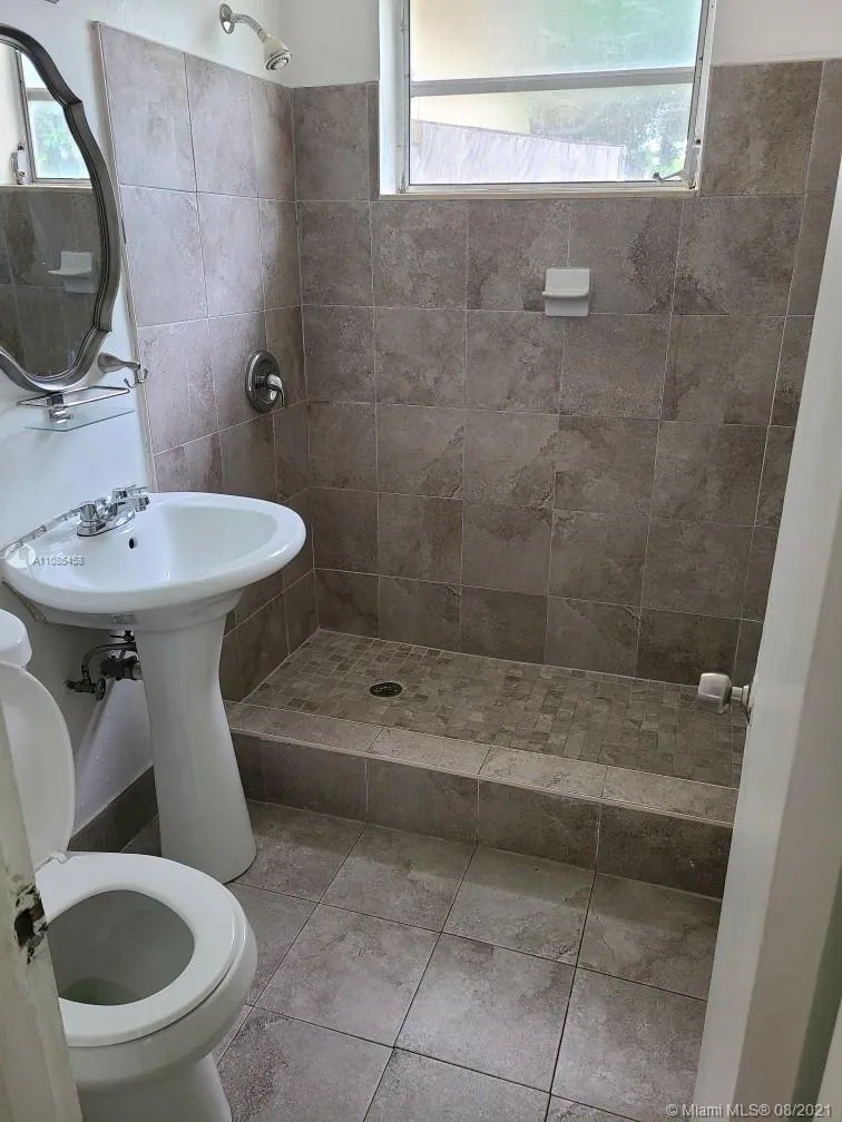 1351 NE 154th St, North Miami Beach FL 33162