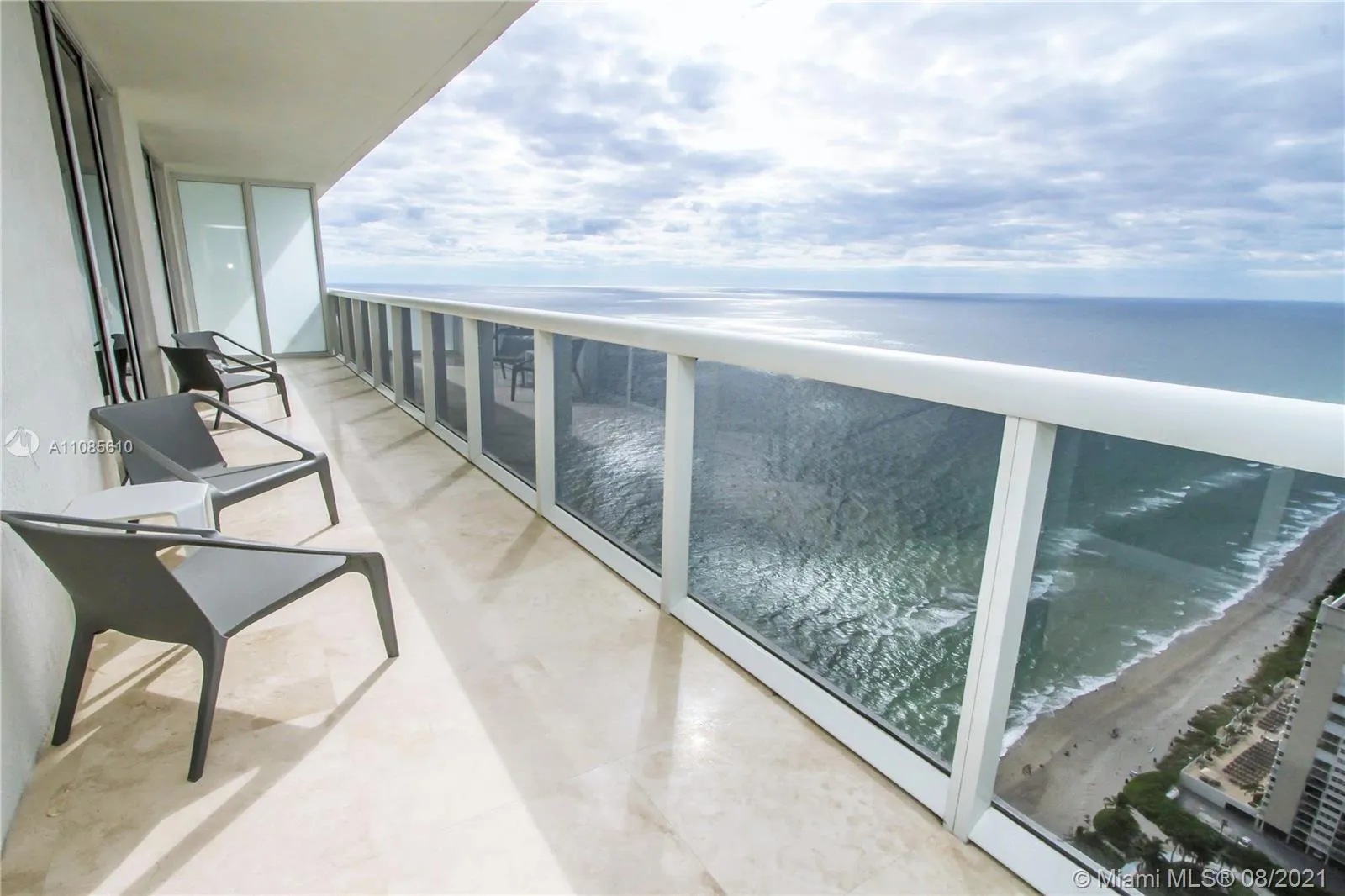 3 bedroom 3 bath for rent at 1830 S Ocean Dr # 4903, Hallandale Beach FL 33009