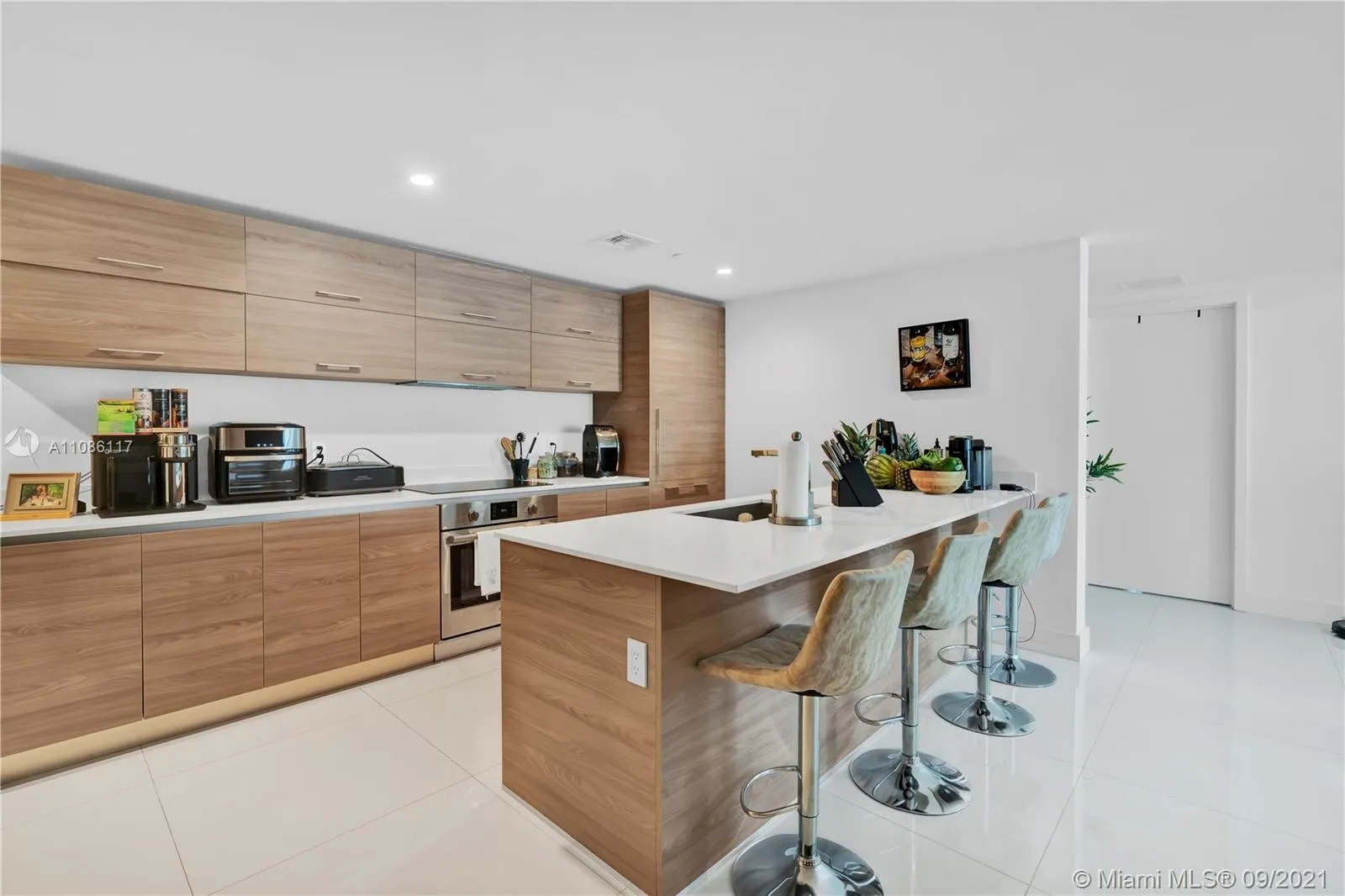 2 bedroom 2 bath for sale at 1300 S Miami Ave # 1610, Miami FL 33130