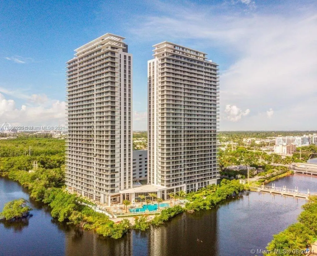 1 bedroom 2 bath for sale at 16385 Biscayne Blvd # 3102, North Miami Beach FL 33160