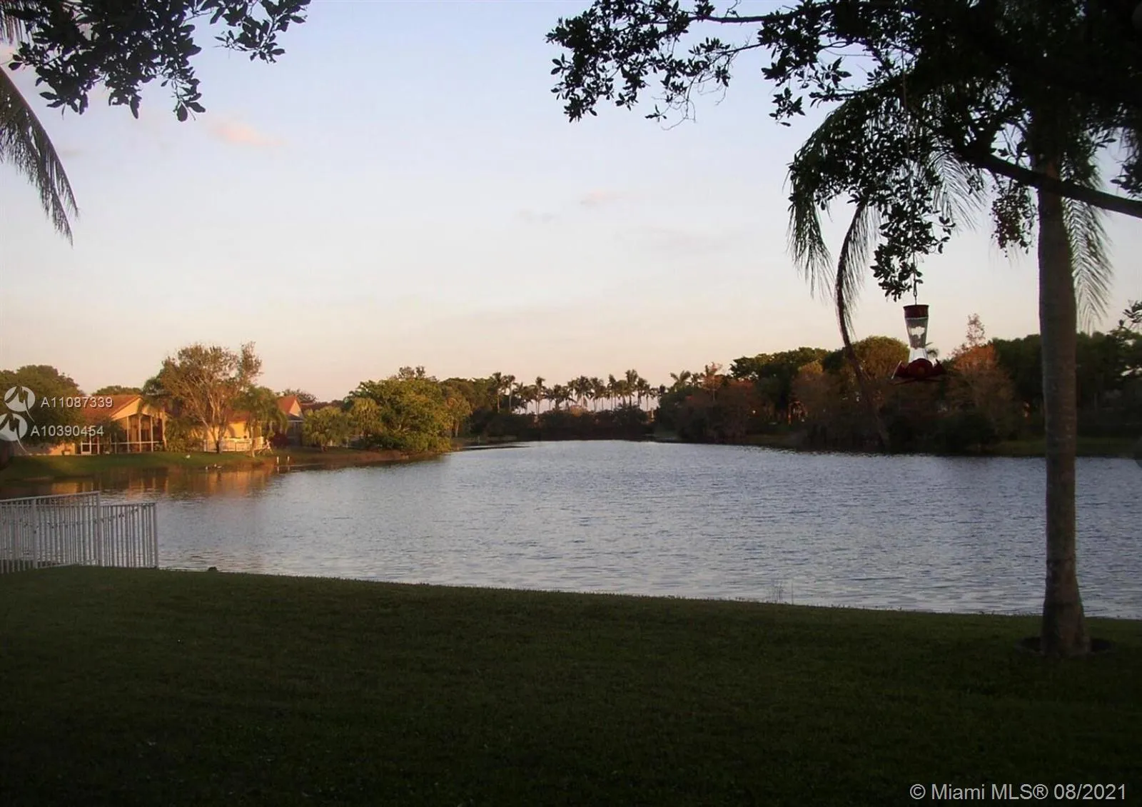 1901 NW 180th Way, Pembroke Pines FL 33029