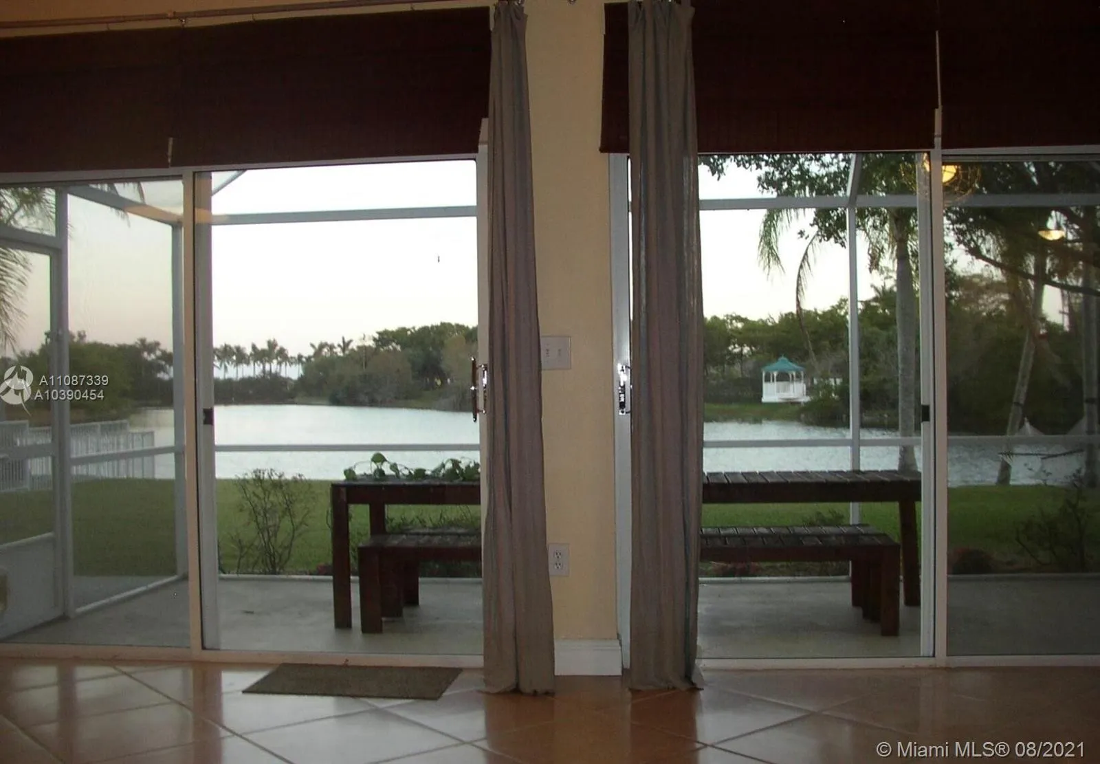 1901 NW 180th Way, Pembroke Pines FL 33029