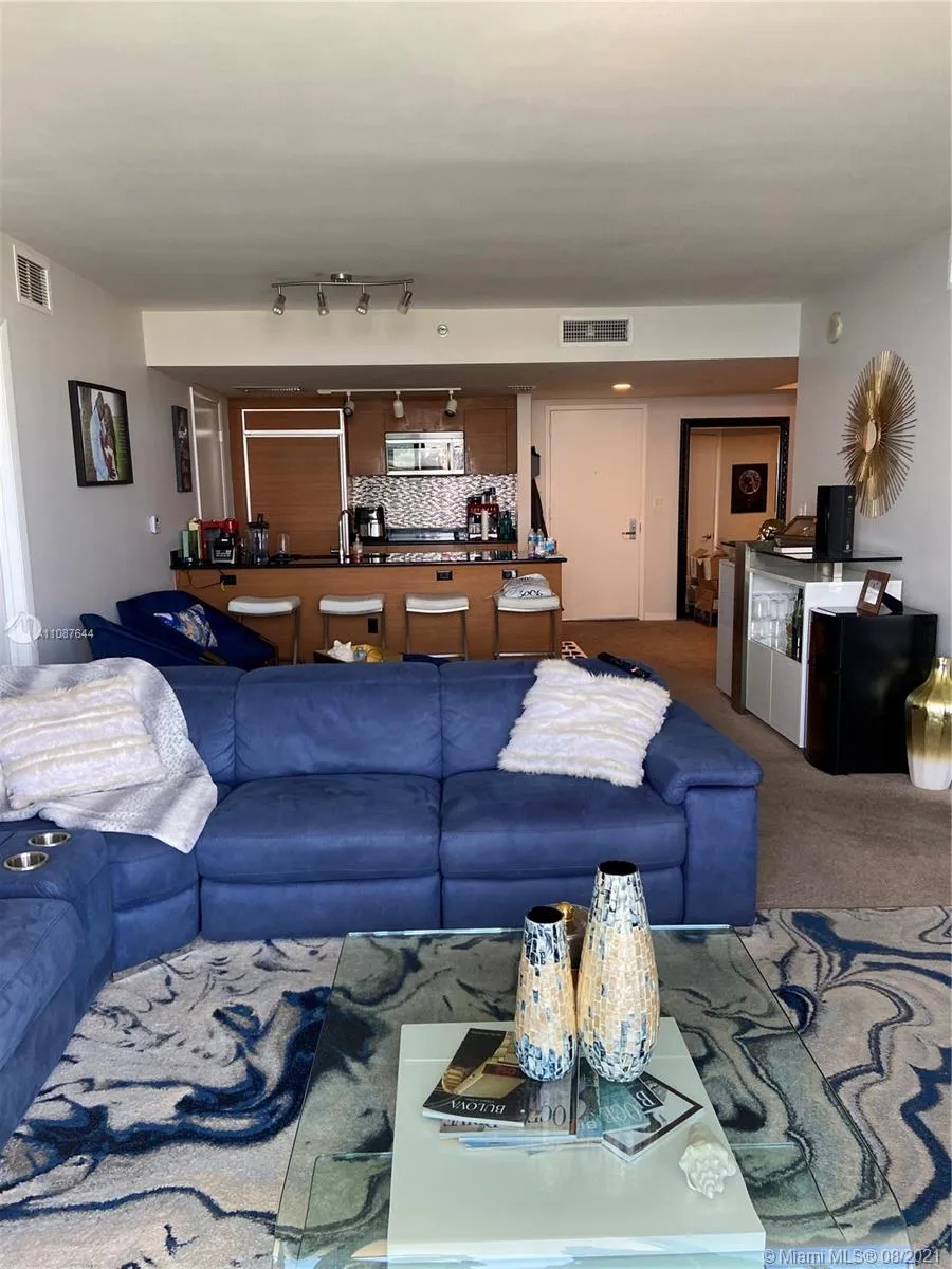 50 Biscayne Blvd # 3006, Miami FL 33132