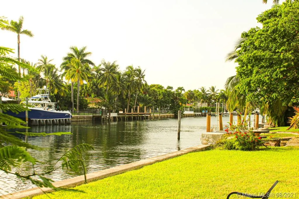 9700 W Bay Harbor Dr, Bay Harbor Islands FL 33154