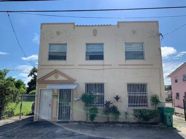 3025 NW 8th Ave, Miami FL 33127