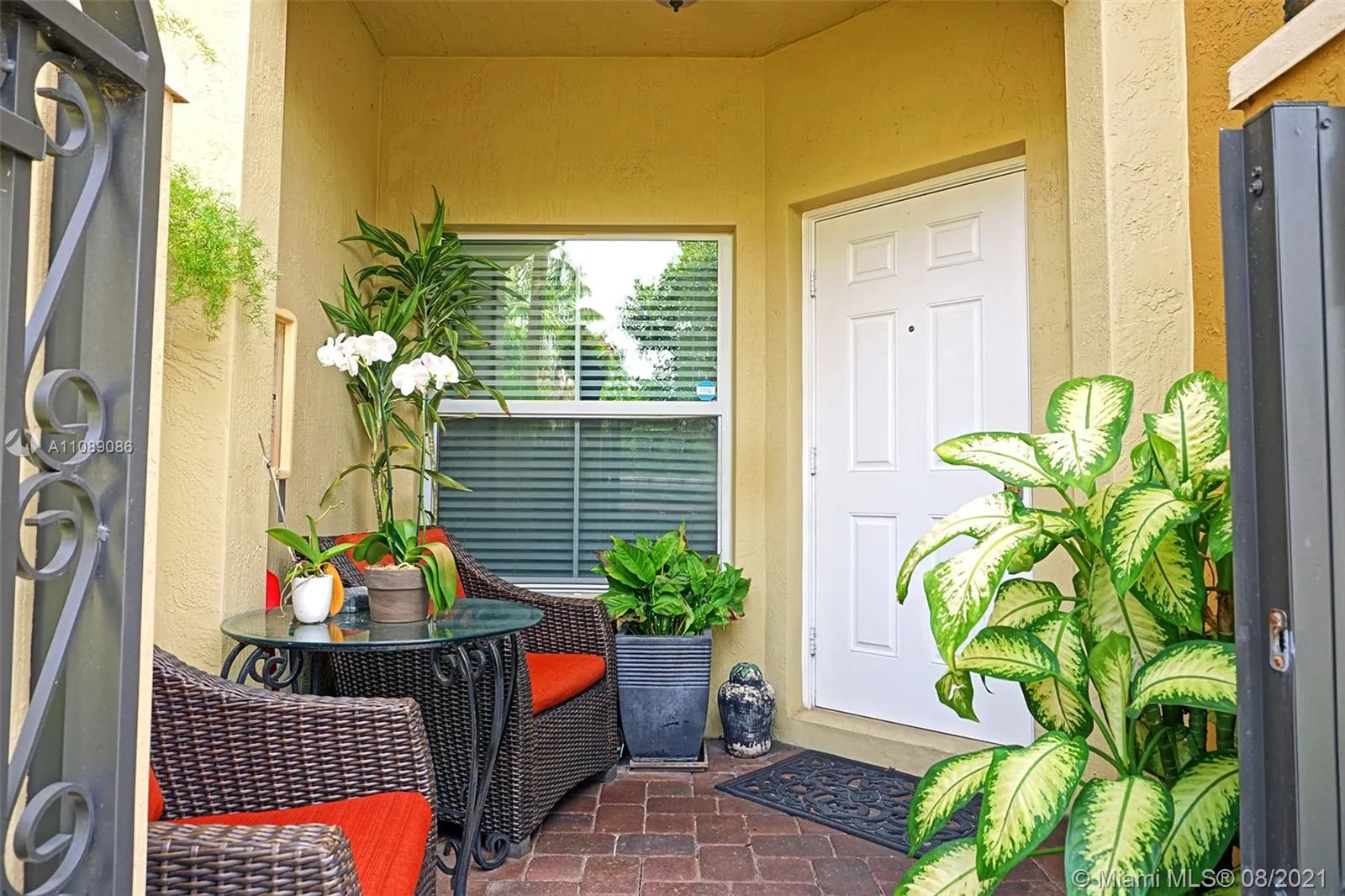 2851 W Prospect Rd # 307, Tamarac FL 33309