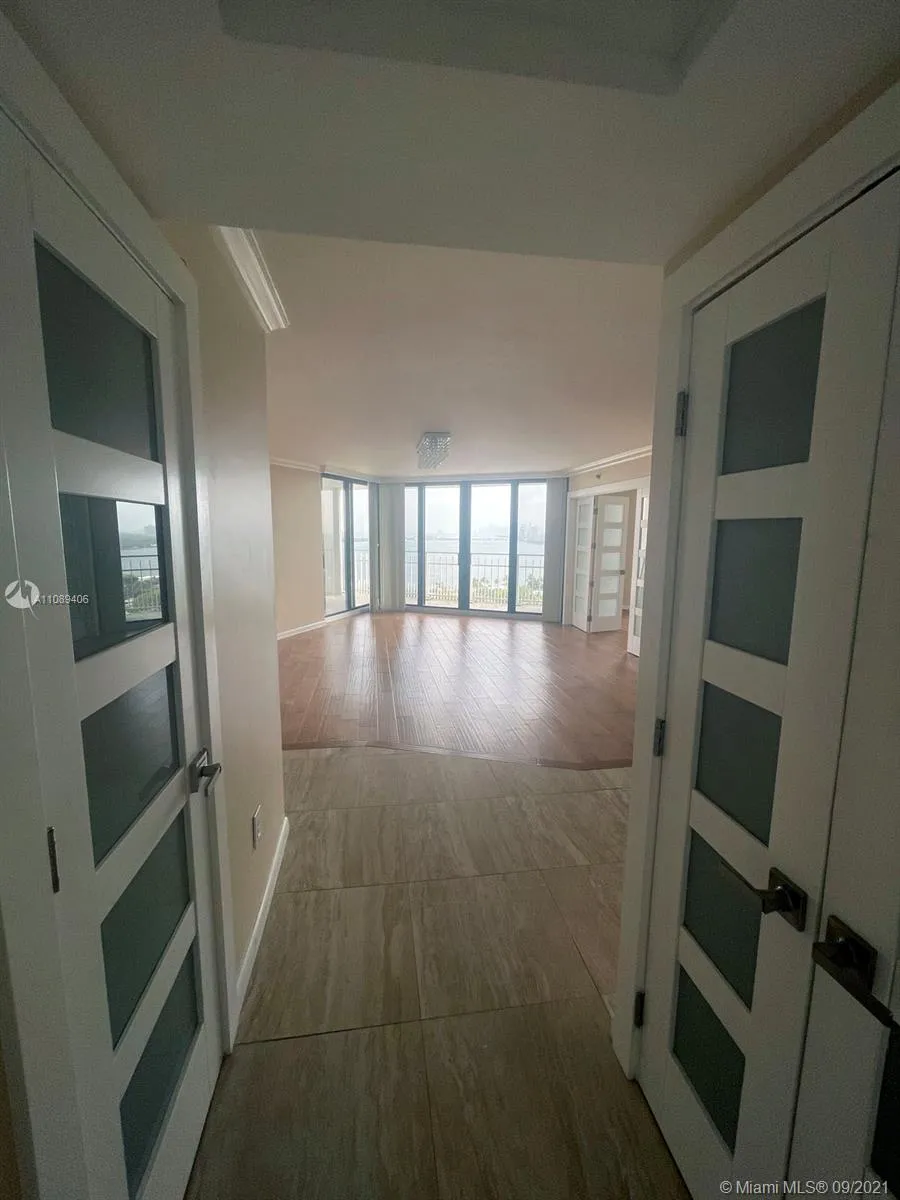 4000 Towerside Ter # 1910, Miami FL 33138