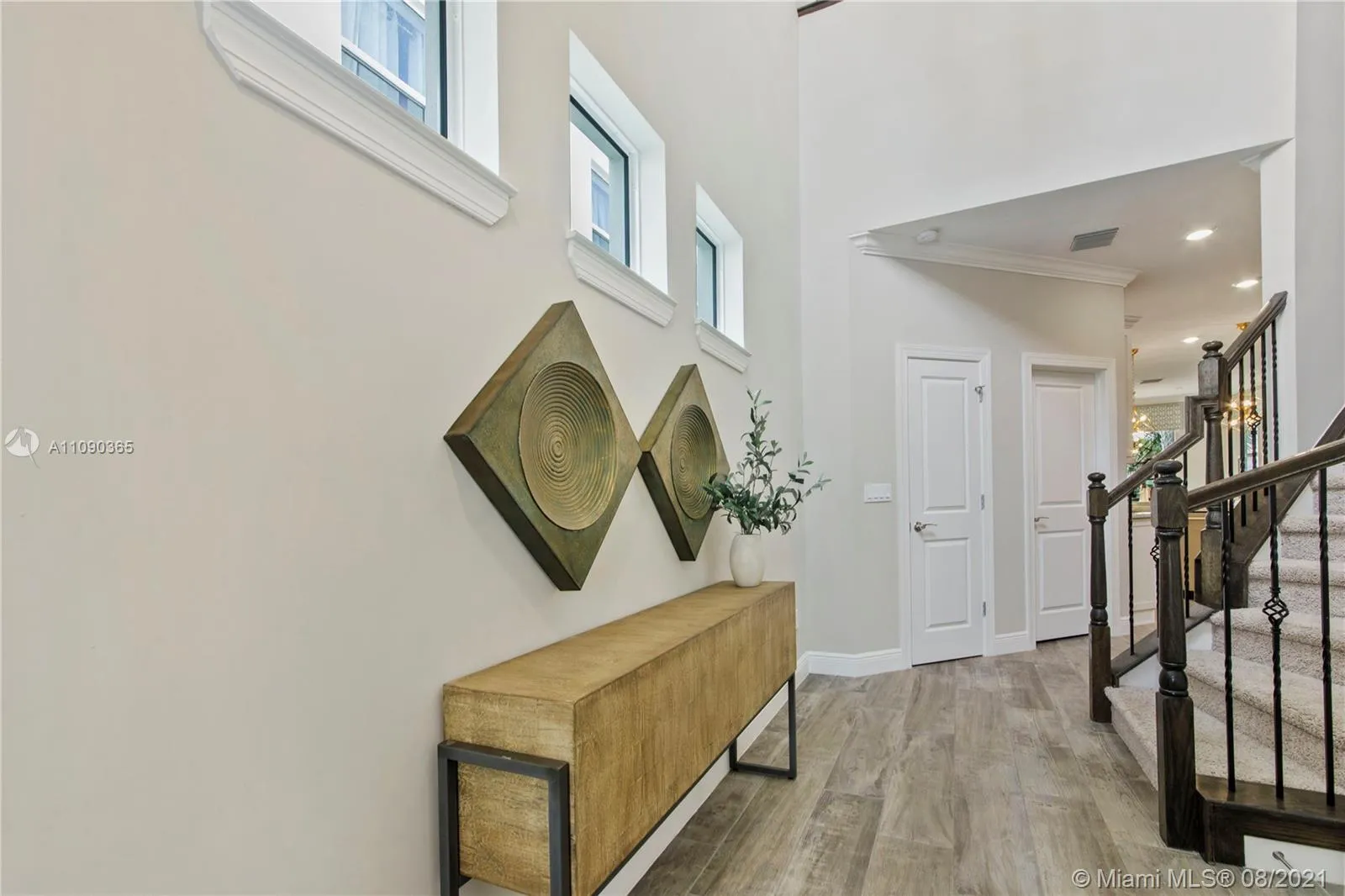 4534 Greenway Dr, Hollywood FL 33021