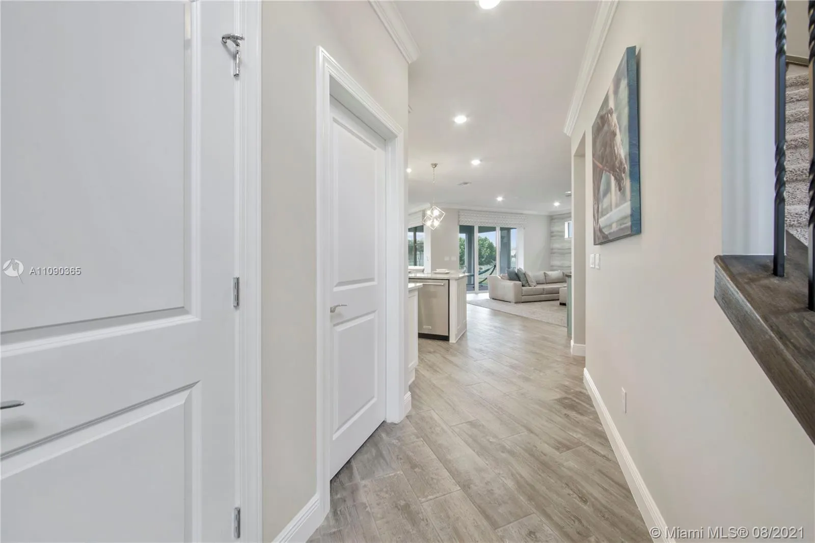 4534 Greenway Dr, Hollywood FL 33021