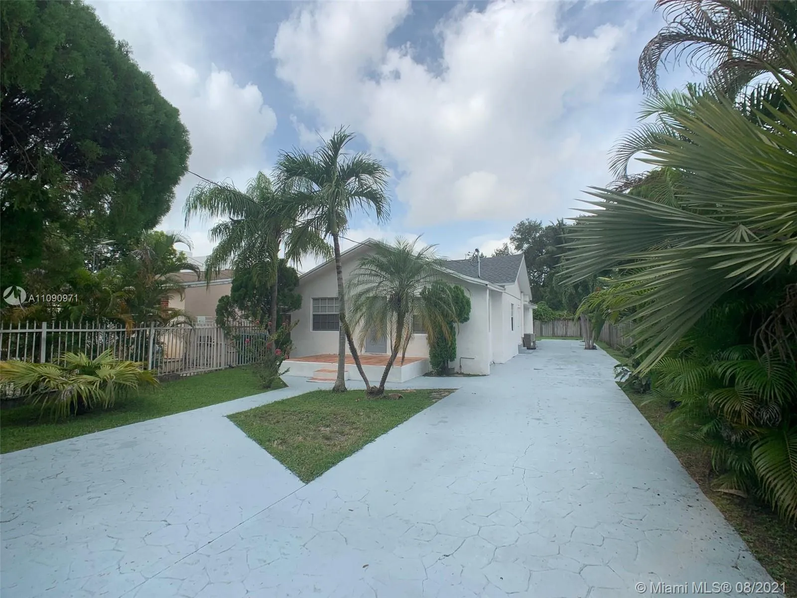 2340 NW 23rd Ct, Miami FL 33142