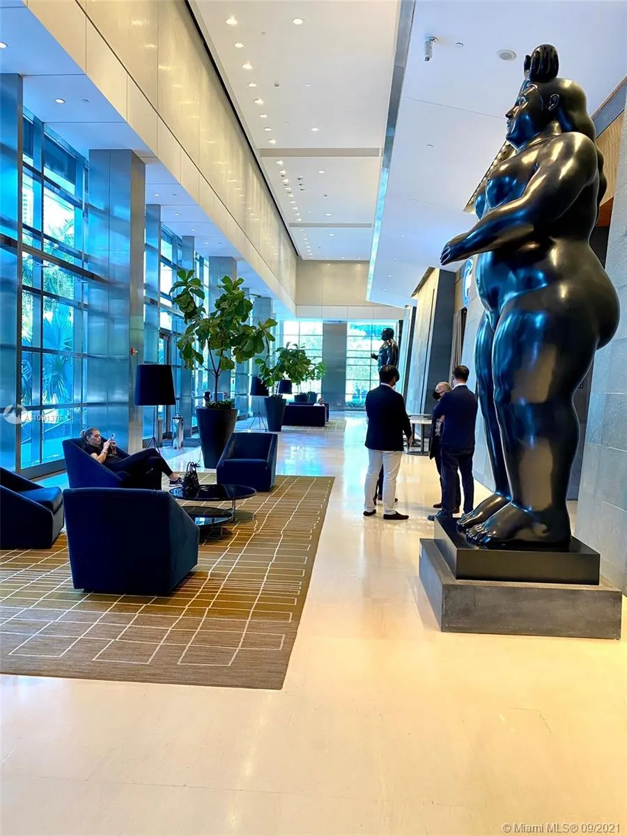 2 bedroom 2 bath for rent at 1435 Brickell Ave # 3612, Miami FL 33131