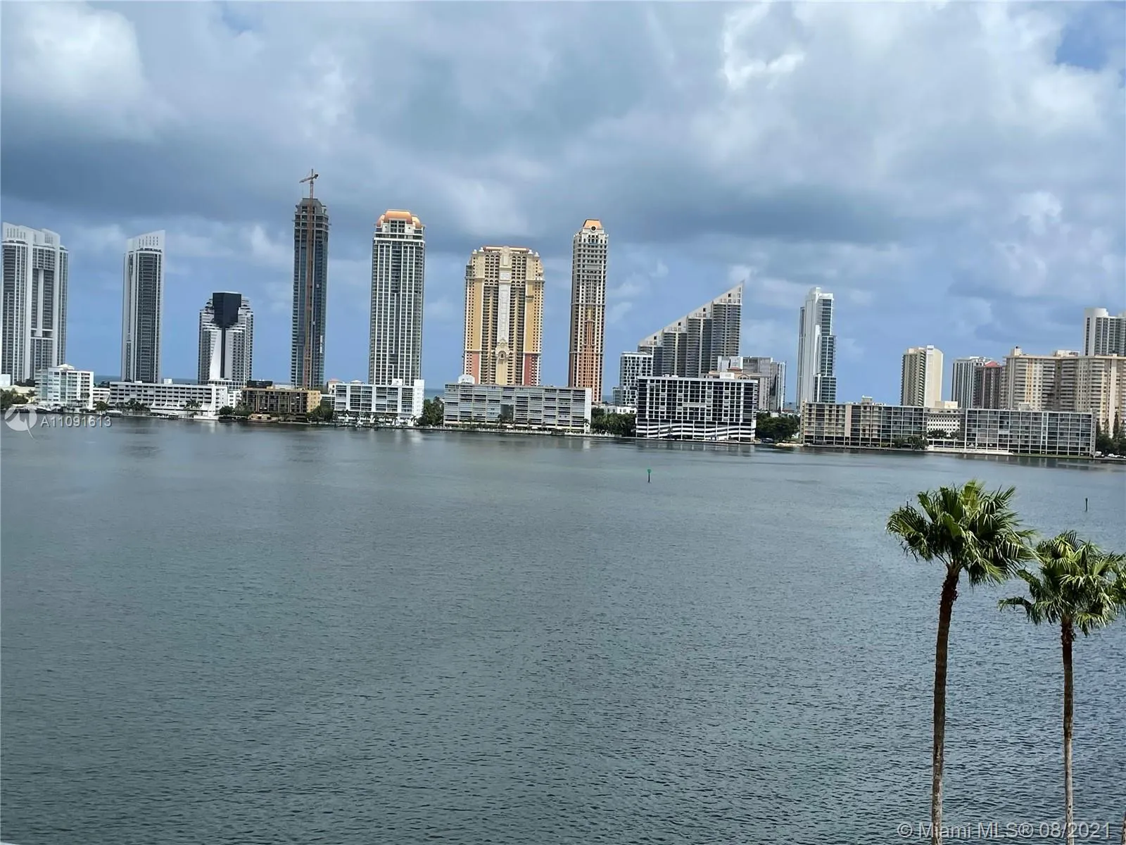 2 bedroom 2 bath for sale at 4000 Island Blvd # 901, Aventura FL 33160