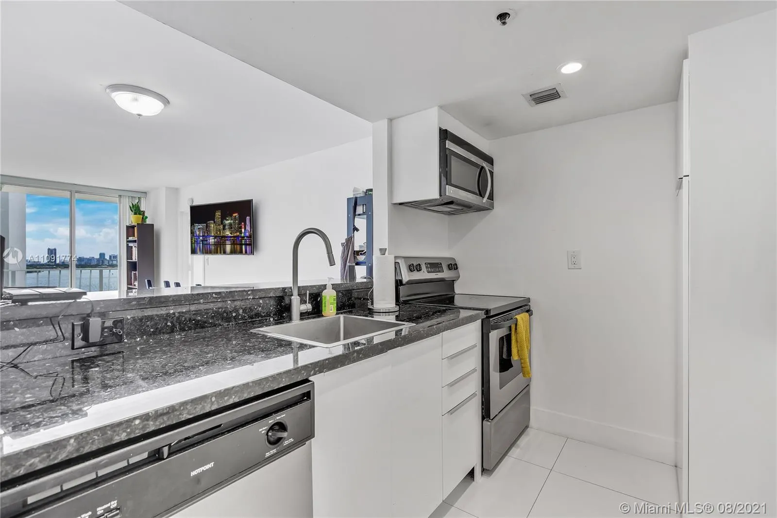 7601 E Treasure Dr # 1210, North Bay Village FL 33141